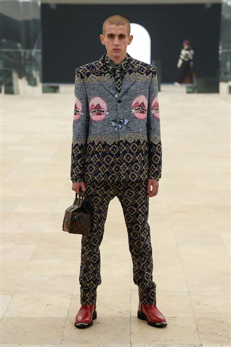 louis vuitton uniform 2021|Louis Vuitton Fall 2021 Men's Collection .